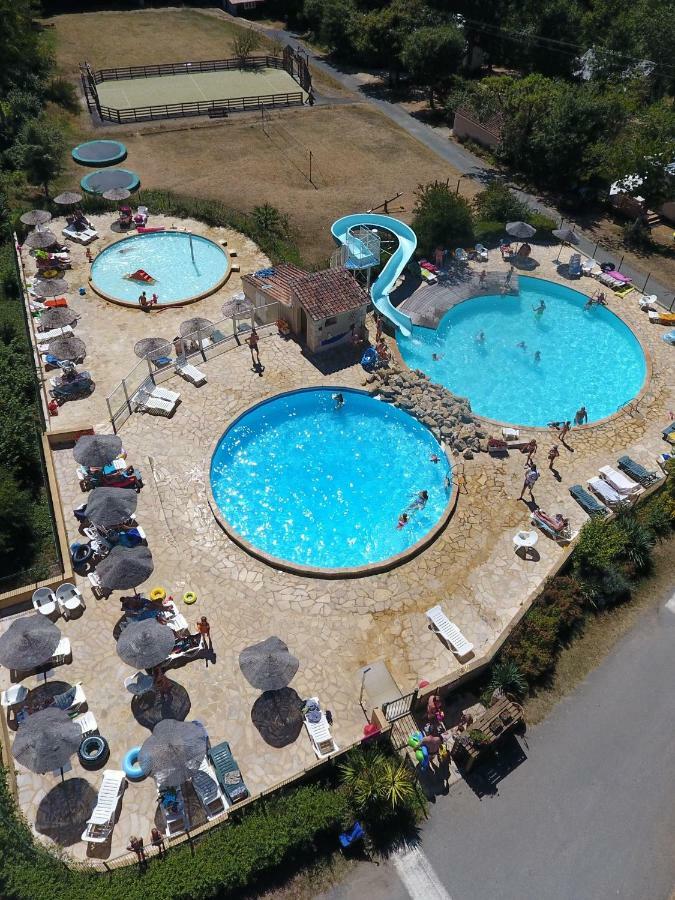 Europe Tents Camping Le Clou Meynard Bagian luar foto