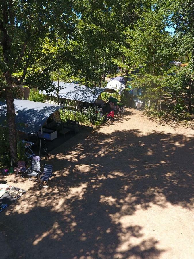 Europe Tents Camping Le Clou Meynard Bagian luar foto
